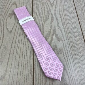 503 - Calvin Klein Tie Pink Hexagon CK21100021 Silk Blend MSRP $69.50